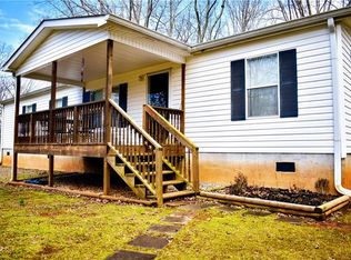 28 Swiss Dr, Cleveland, GA 30528