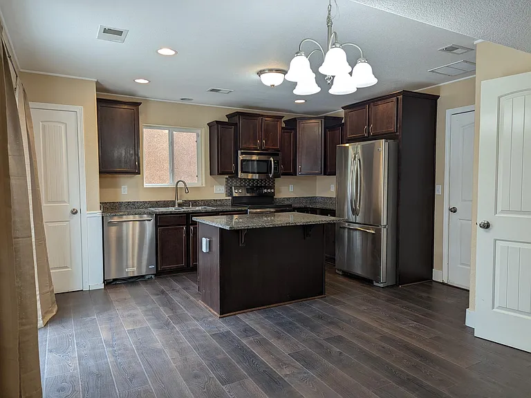 7724 Stetson Highlands Dr — Photo 7