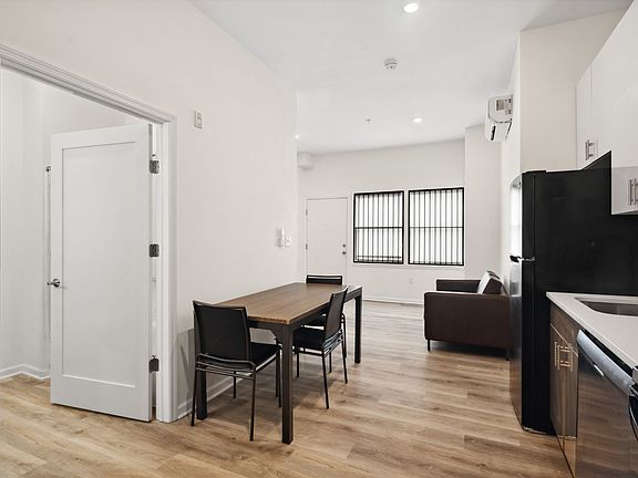 3rd image of 1535 N 16th St #102