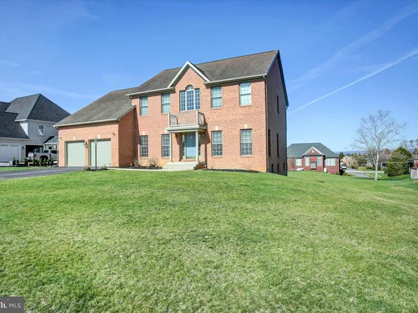 171 Celestial Ter, Greencastle, PA 17225