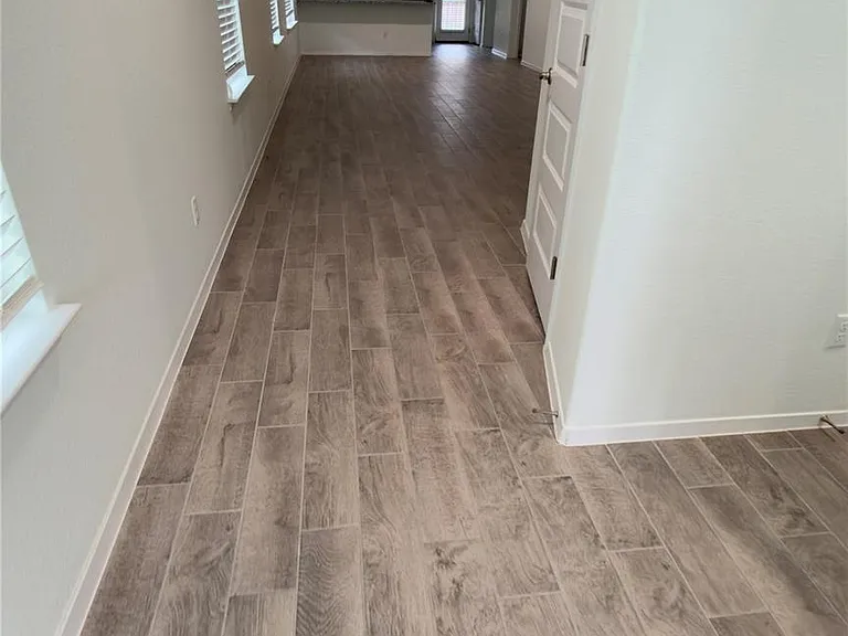 128 Riverhill Dr — Photo 4