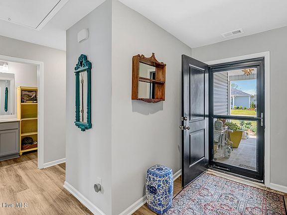 3rd image of 4901 Abbington Oaks Way SE