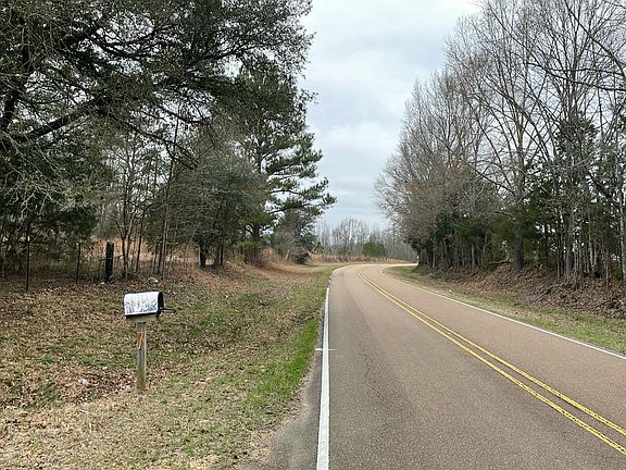 4th image of 1185 Ruby Rd