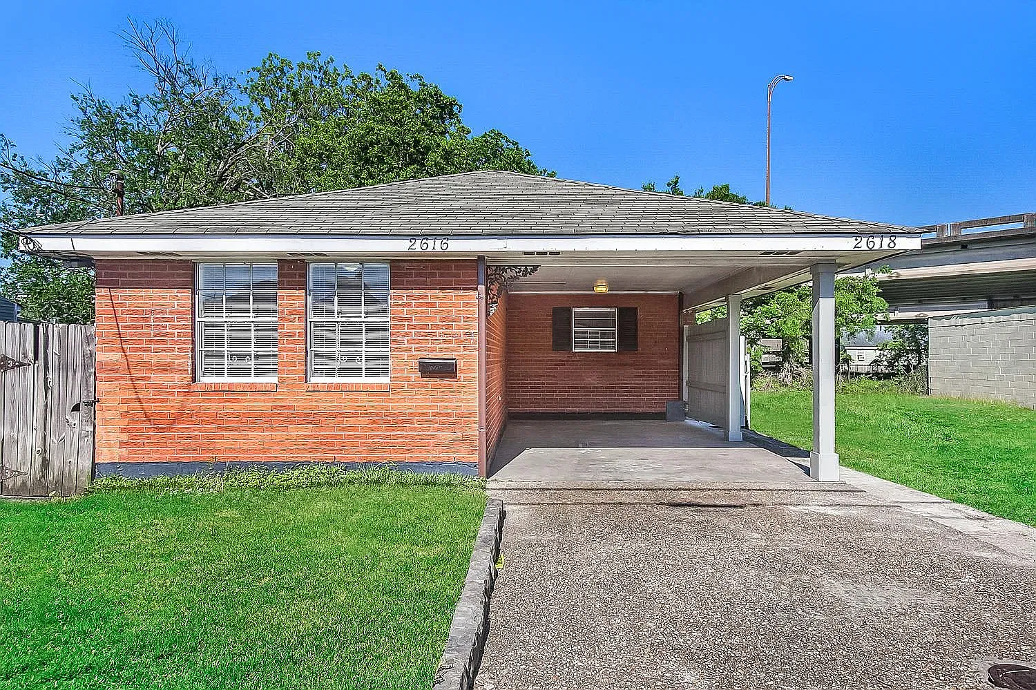 3 bed, 1300 sqft, $1,589 — Photo 1