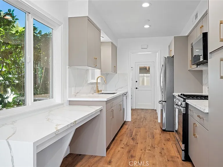 10404 Leolang Ave — Photo 8