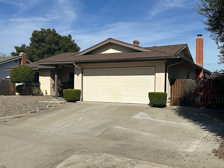 740 Highland St — Photo 1