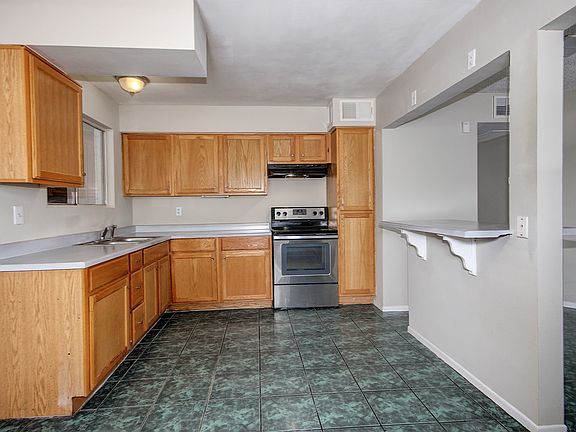 2nd image of 317 E 9th Ave