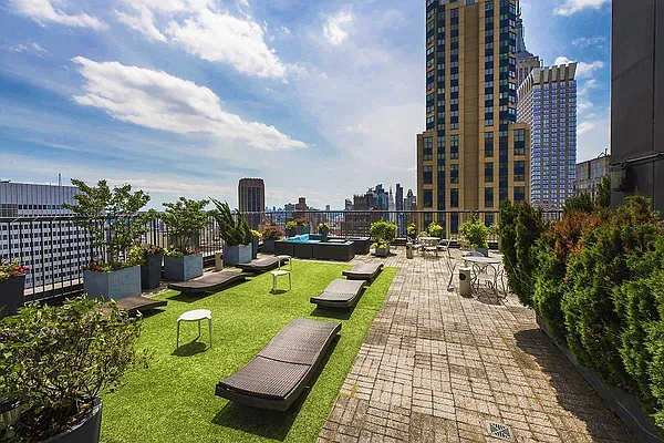 Rented by Renetta Real Estate | media 23