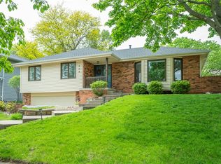508 51st St, West Des Moines, IA 50265