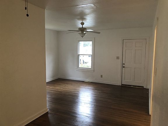 5th image of 646 W 10th Ave