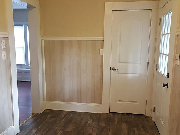 3rd image of 719 Auburn St