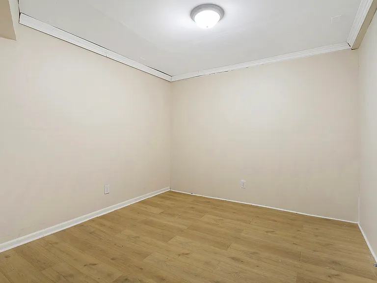 1031 Ash St — Photo 15
