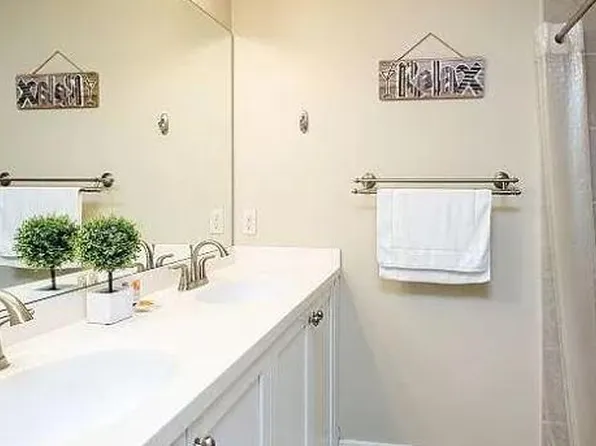 333 Cottage Ln Unit 101, Grand Haven, MI 49417