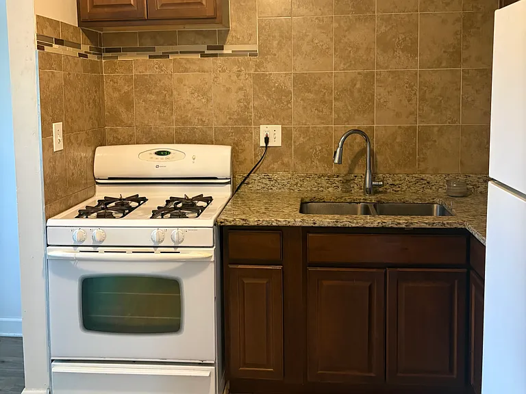 827 W College Blvd #202 — Photo 4