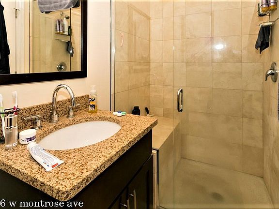 2nd image of 1756 W Montrose Ave #1428