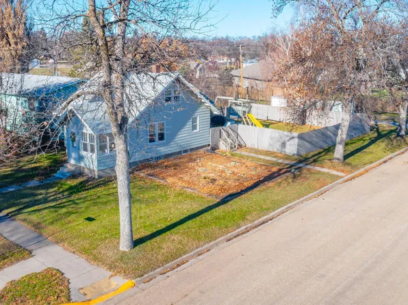 1009 Roberts Ave NE, Cooperstown, ND 58425