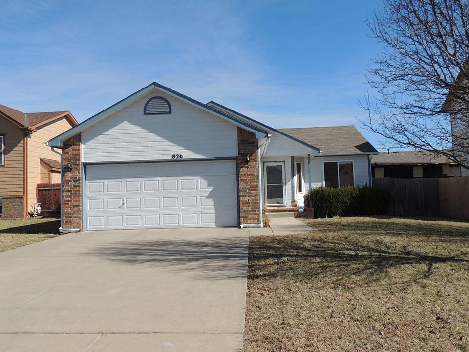 Nice Curb Appeal! Great Condition.