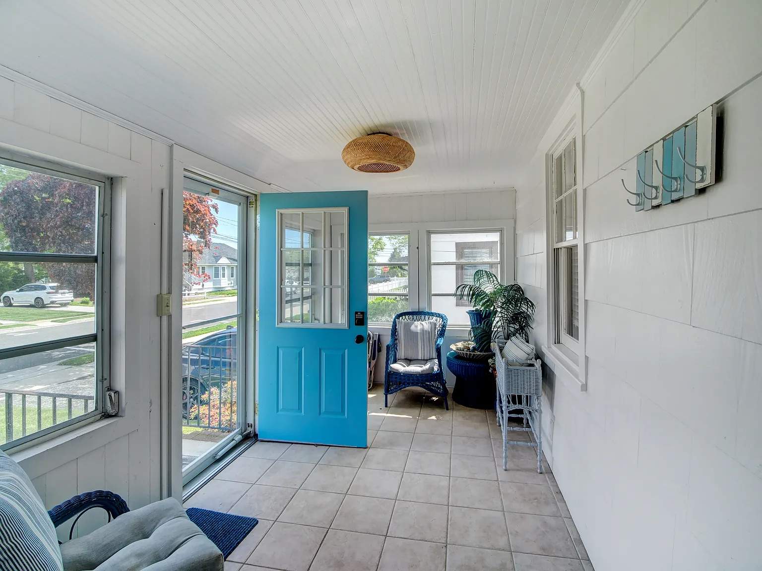 4 bed, 2500 sqft, $2,850 — Photo 3