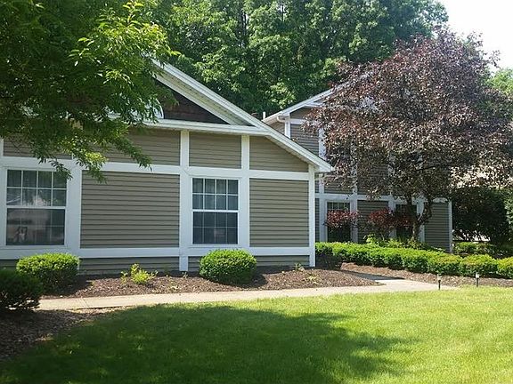 3rd image of 1327 Fox Run Ct #C