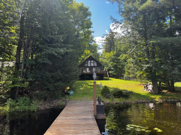 525 Petrie Rd, Old Forge, NY 13420
