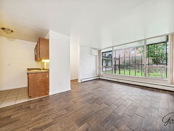 4th image of 303 Covington Dr #57