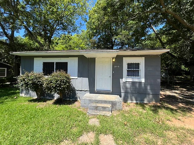 1st image of 2919 Sommers Dr