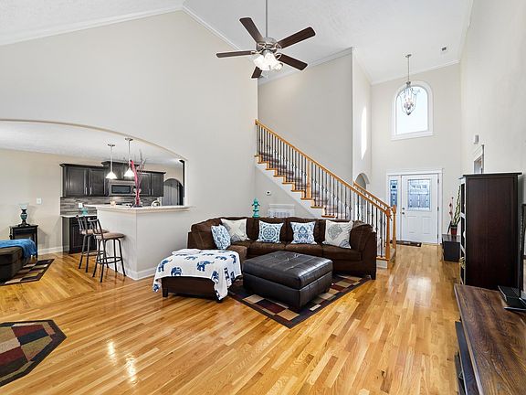 4th image of 1101 Stillwood Dr