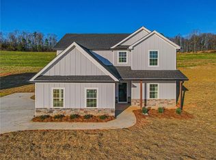 102 Harlis Way, Hartwell, GA 30643