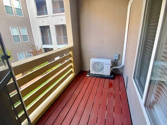 2nd image of 1500 Laurel St #207