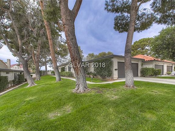 2nd image of 2545 Palmera Dr