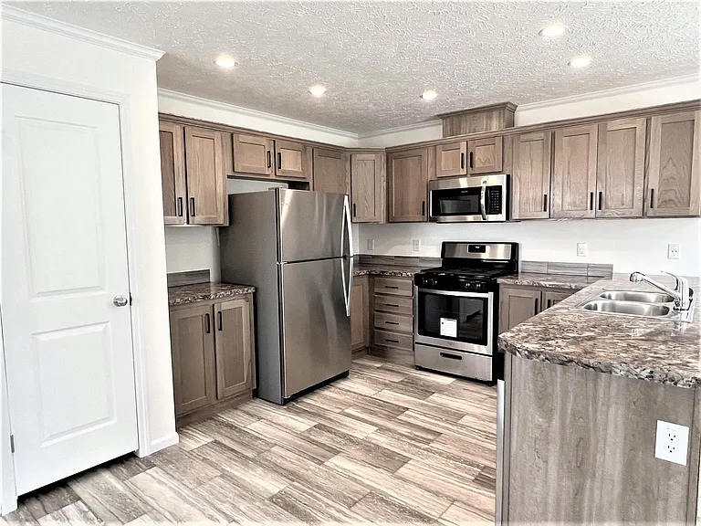16181 Lancaster Way — Photo 13