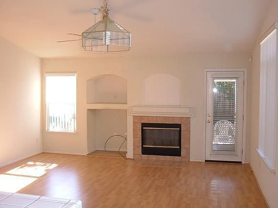 5th image of 2110 Lydia Bradley St