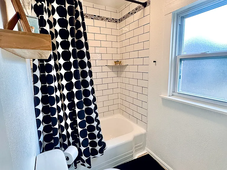 3474 W Lehigh Ave — Photo 40