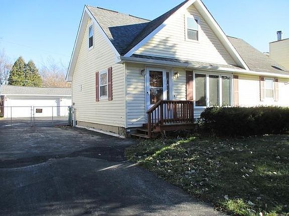2nd image of 299 Maplewood Dr
