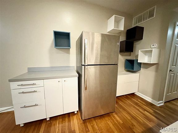 5th image of 4328 McRee Ave