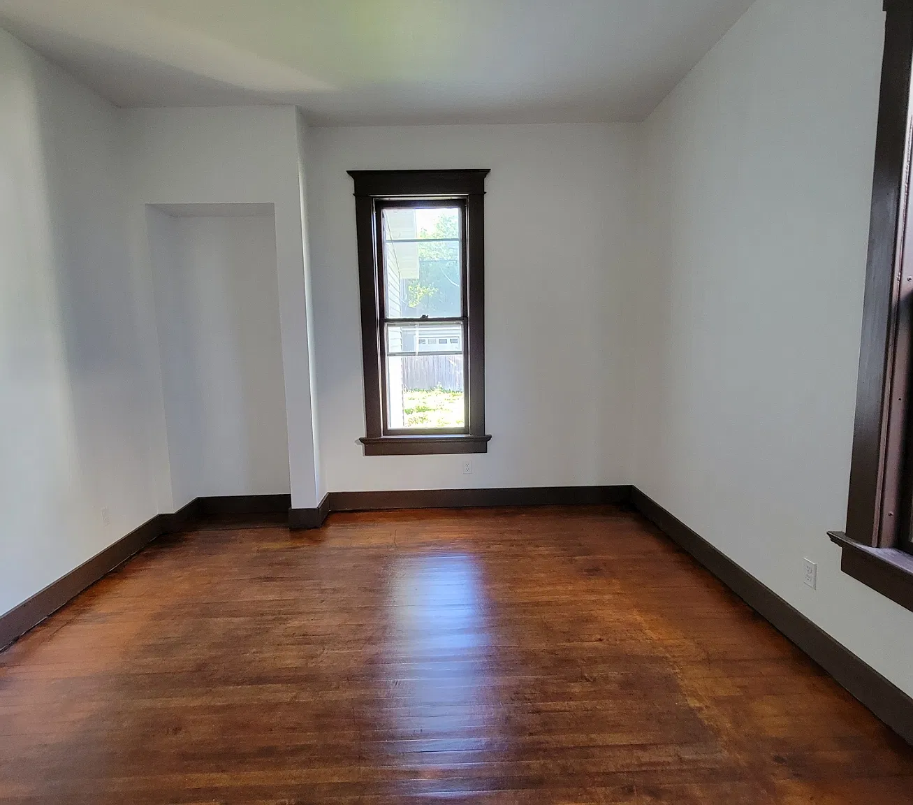 902 Washington St - 1 — Photo 4