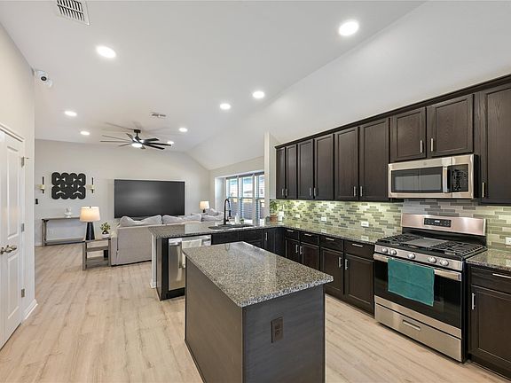 3rd image of 227 Biscayne Bay Bnd