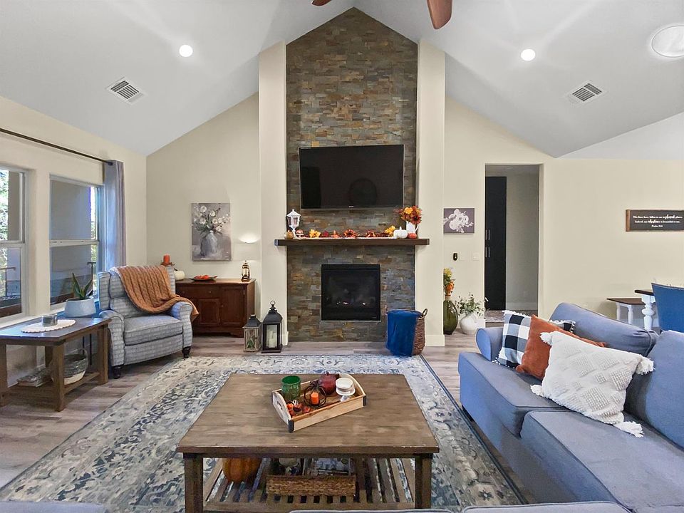 1st image of 10949 Torrey Pines Dr