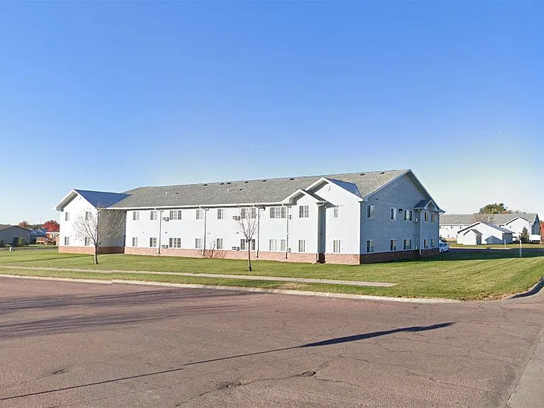 EAST WOODS APARTMENTS — Photo 14