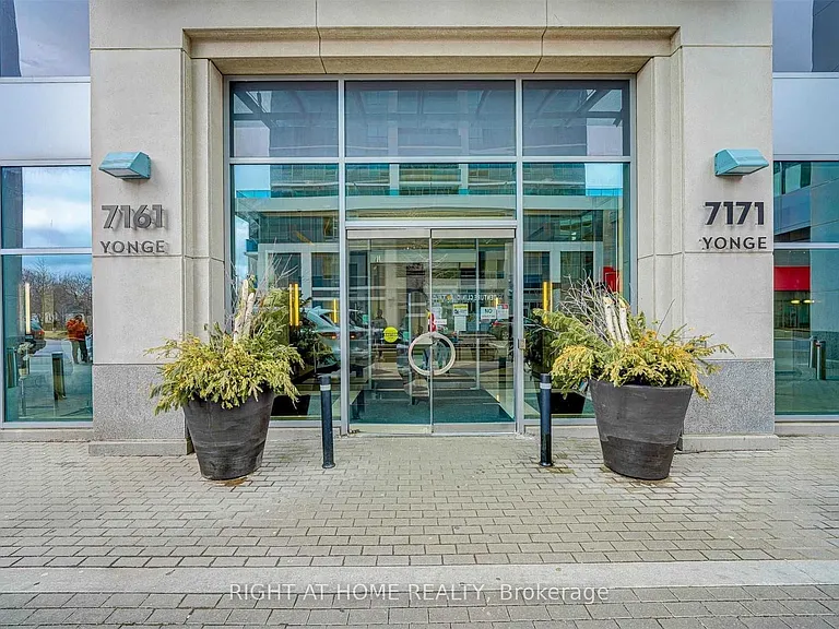 7171 Yonge St #511 — Photo 1