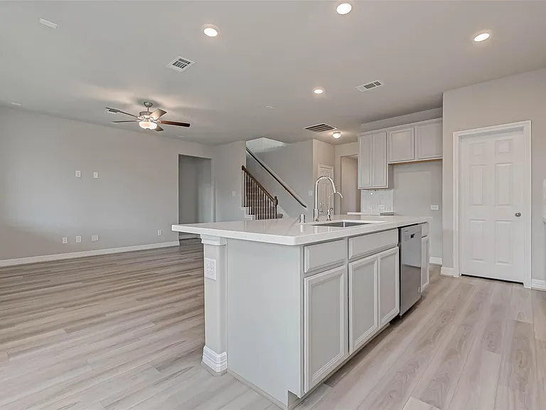 3433 Acacia Grove Ln — Photo 8
