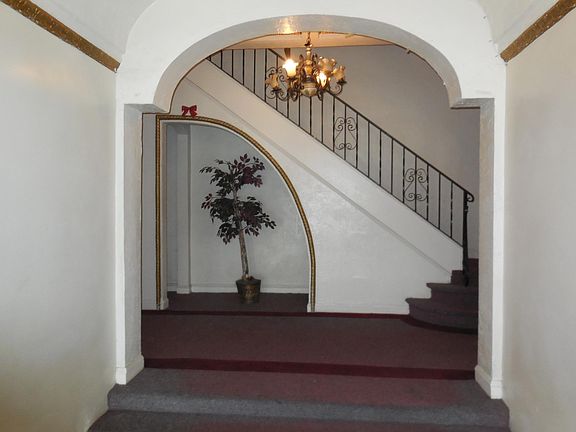 2nd image of 610 E 19th St APT 208