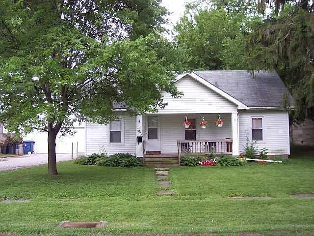 2099 Radnor Ave photo 1