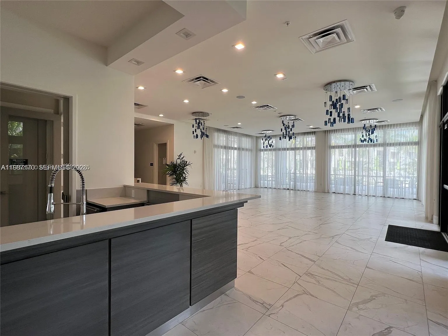 Downtown Doral South Phas — Photo 3