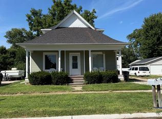 113 E 4th St, Hastings, NE 68901
