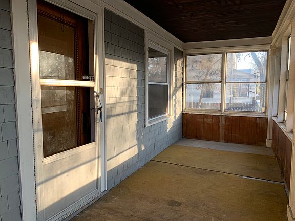 5th image of 12749 Greenwood Ave