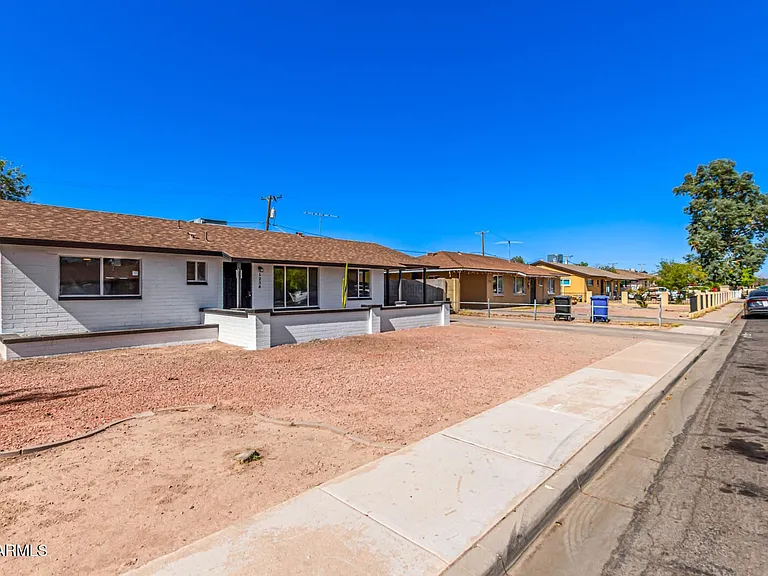 1238 E Vine Ave — Photo 21