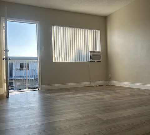 5th image of 1408 N Citrus Ave #66