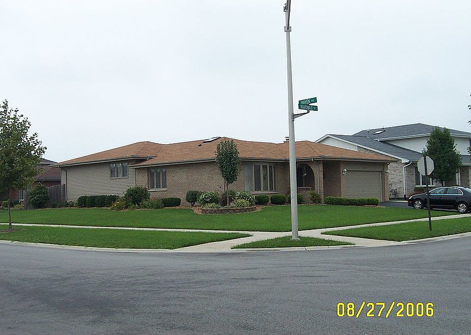 Corner lot on "T" intersection