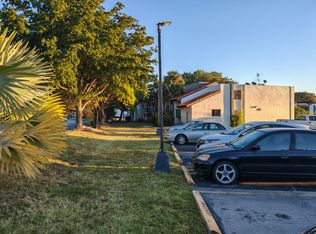 510 W Park Dr APT 203, Miami, FL 33172